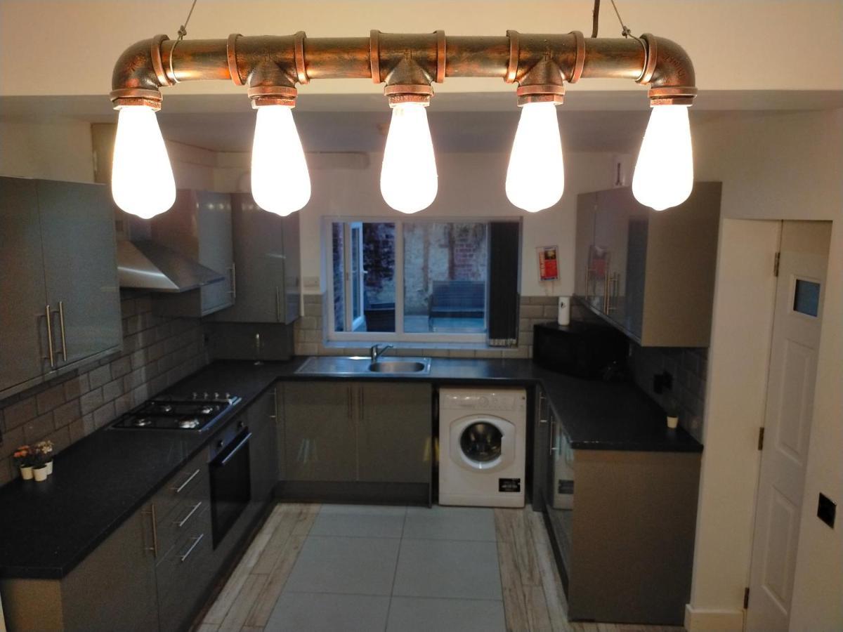 4 Bed Entire House - Heart Of The City - Near Sufc Sheffield Exterior foto